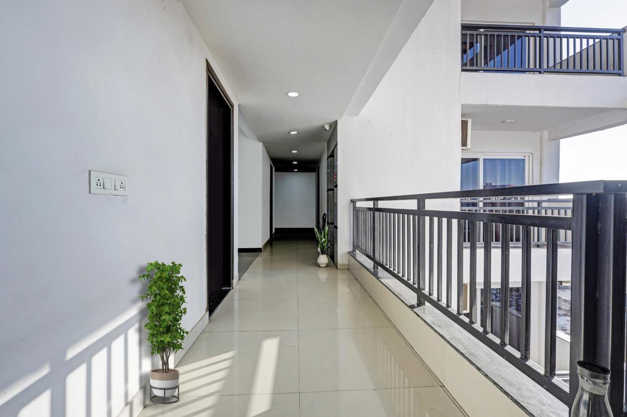 Super Townhouse Tipsyy Near Bestech Central Square Mall Gurgaon Ngoại thất bức ảnh